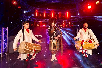 Bagpipers With Dhol3